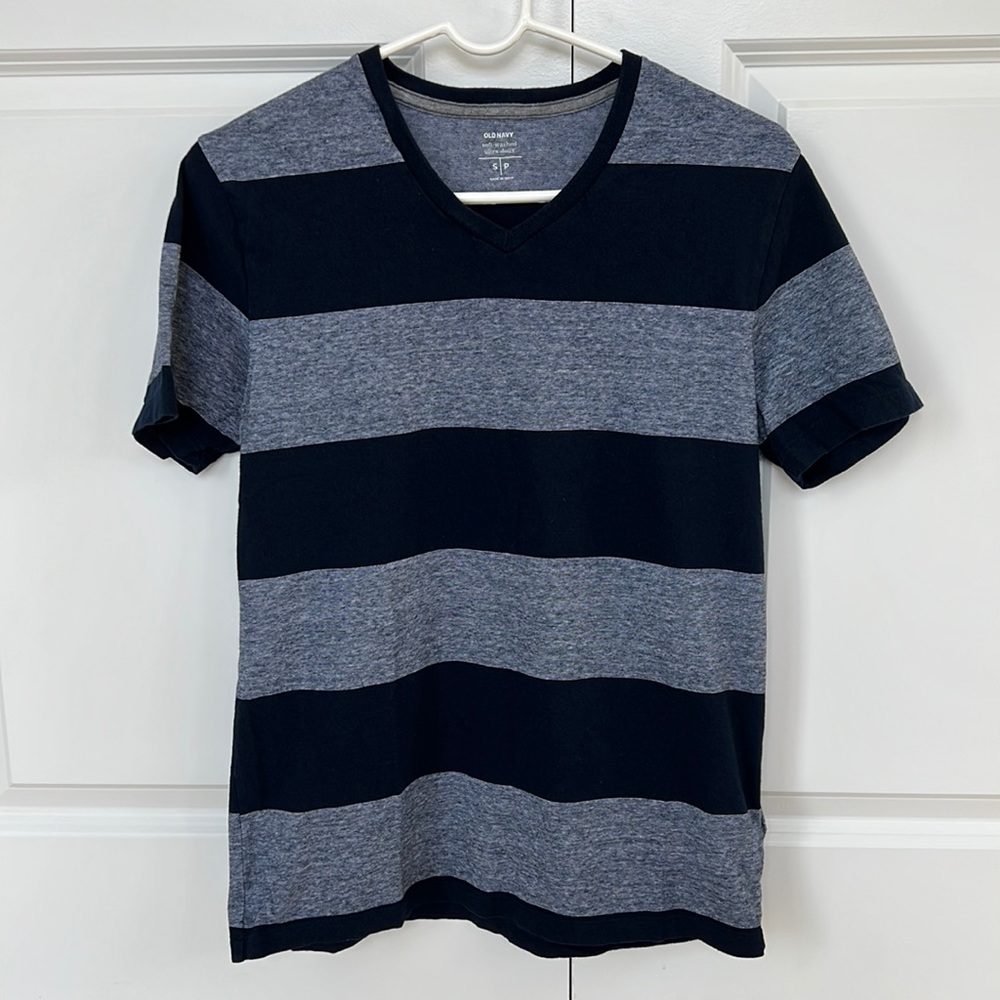 Old Navy Soft Washed Men’s Striped V-neck T-shirt, Size Small